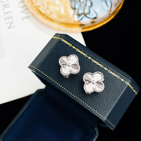 Van Cleef & Arpels four-leaf clover earrings-4046